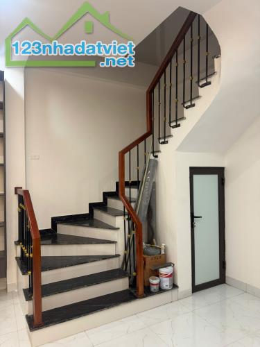 Cần Bán Gấp Căn Nhà Đang Xây Ở Mỗ Lao,HĐ,Ô Tô Đỗ Cách Vài Chục Mét.Giá 6.8Tỷ Có TL