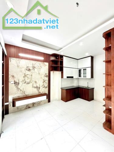 NGAY MẶT NGÕ 565 BÁT KHỐI - CHỦ CẦN THANH KHOẢN GẤP - HẠ CHÀO 300T -N.HÀ MỚI - TẶNG FULL N - 4