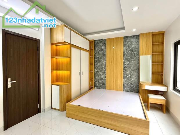 NGAY MẶT NGÕ 565 BÁT KHỐI - CHỦ CẦN THANH KHOẢN GẤP - HẠ CHÀO 300T -N.HÀ MỚI - TẶNG FULL N - 2