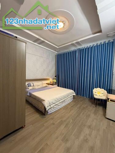 SIÊU PHẨM NHÀ PHỐ, 90M2- 4 TẦNG-HUỲNH THỊ HAI, QUẬN 12- Ô TÔ NGỦ TRONG NHÀ, CHỈ NHỈNH 5 TỶ - 4