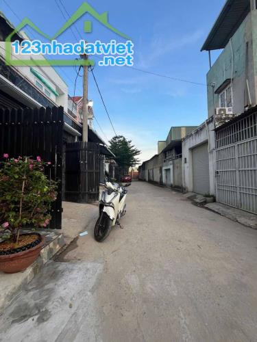 SIÊU PHẨM NHÀ PHỐ, 90M2- 4 TẦNG-HUỲNH THỊ HAI, QUẬN 12- Ô TÔ NGỦ TRONG NHÀ, CHỈ NHỈNH 5 TỶ - 5