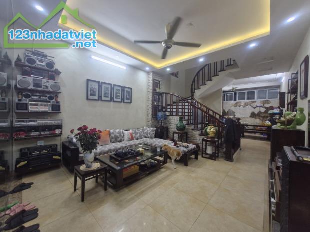 CẦN BÁN GẤP Nhà Yên Bình, Văn Quán, ngõ thông, ô tô dừng đỗ, 70m2, 4 tầng, giá chỉ 18 tỷ