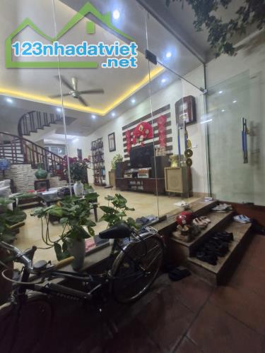 CẦN BÁN GẤP Nhà Yên Bình, Văn Quán, ngõ thông, ô tô dừng đỗ, 70m2, 4 tầng, giá chỉ 18 tỷ - 1