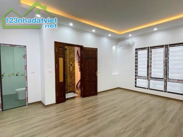 8.75 tỷ nhà Pháo Đài Láng Đống Đa mới tinh 60m ra ô tô 6 tầng thang máy 36m2, ở + cho thuê - 3