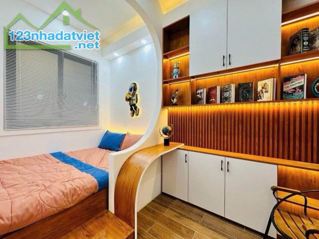 Bán nhà ngay đường Lê Văn Lương, Phường Tân Kiểng, Quận 7 giá 3tỷ900 - 4