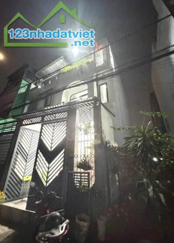 Bán nhà chính chủ Bình Tân - Sinco 51m2 3 tầng nhích 5 tỷ xe hơi thông