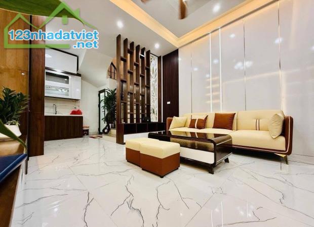 Hàng Hiếm Cầu Giấy DT48m2+5T Gần ÔTÔ Ngõ Rộng Giá Chỉ 9.9Tỷ