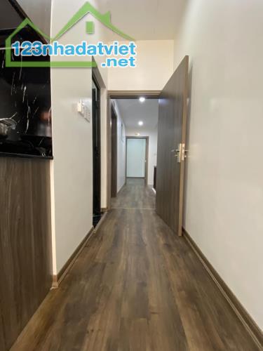 Bán tòa CHDV Cao Cấp - Lạc Long Quân - 76m2 x 8T Lô Góc - Thang máy - Oto đỗ cửa - 4