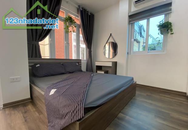 Bán tòa CHDV Cao Cấp - Lạc Long Quân - 76m2 x 8T Lô Góc - Thang máy - Oto đỗ cửa - 3