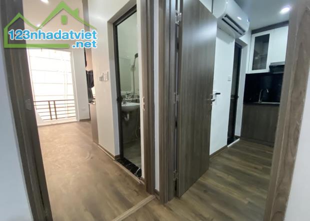 Bán tòa CHDV Cao Cấp - Lạc Long Quân - 76m2 x 8T Lô Góc - Thang máy - Oto đỗ cửa - 1