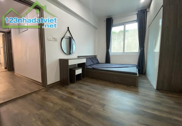 Bán tòa CHDV Cao Cấp - Lạc Long Quân - 76m2 x 8T Lô Góc - Thang máy - Oto đỗ cửa