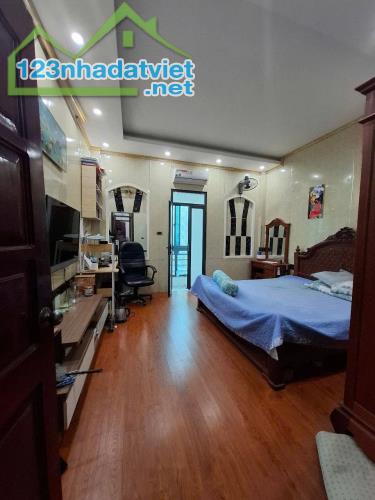 Bán nhà phố Phạm Tuấn Tài, Cầu Giấy, 58m2, ô tô, ngõ thông, gần phố, 2 thoáng, 16 tỷ - 2