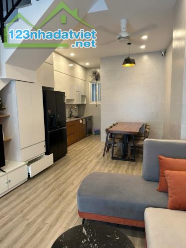 NHÀ ĐẸP 3TẦNG - HẺM XE HƠI - CHO THUÊ 12TR/THÁNG - GẦN MẶT TIỀN Q2. GIÁ NHỈNH 6 TỶ - 3