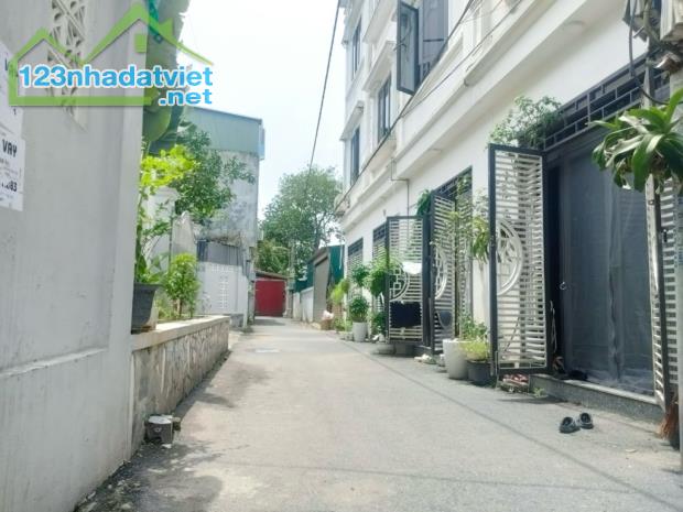 GÓC 2 MẶT THOÁNG - MẶT NGÕ THÔNG - Ô TÔ do cua NHÀ - 700m RA ST AEON TIỆN ÍCH BẠT NGÀN 35m - 1
