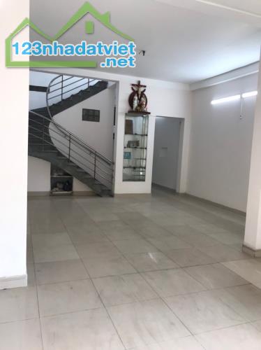 BÁN NHÀ MT TÂN THỚI NHẤT 1 NGANG TO 5.5M CHO THUÊ 15TR 2 LẦU 5PN CHỈ 7X - 2