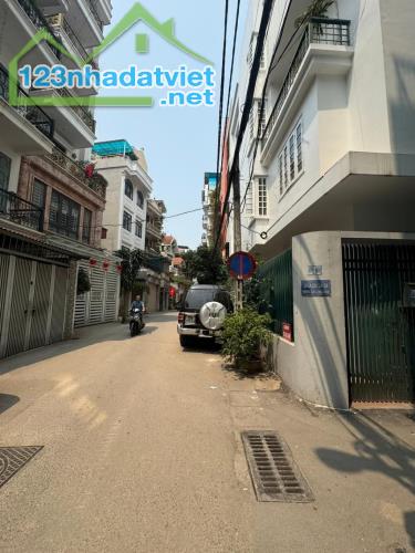 BÁN ĐẤT TẶNG NHÀ PHỐ LẠC LONG QUÂN - GIÁ RẺ - QUY HOẠCH ỔN ĐỊNH - SỔ ĐỎ NỞ HẬU - 78M CHỈ - 2