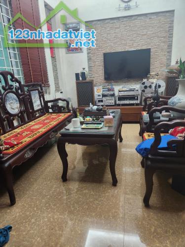 Bán nhà nguyên căn Khương Đình, quận Thanh Xuân 40m x 4T giá 6.8 tỷ, an ninh tốt - 1