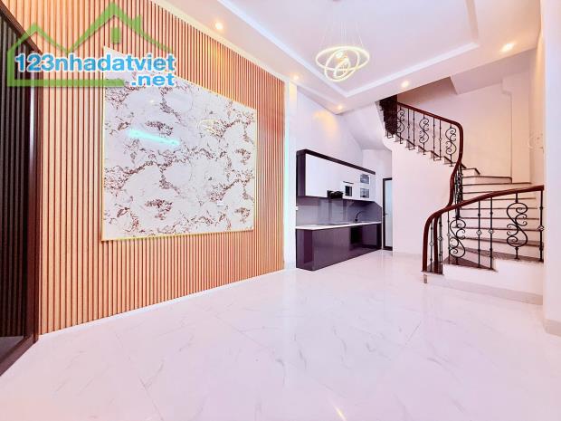 HOT-NHÀ HOÀN KIẾM ĐẸP DÂN XÂY KCBT, NGÕ NÔNG THÔNG, 10M RA MP OTO TRÁNH|DT33M2x4T_7,35TỶ