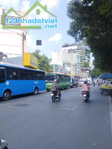 Ngộp khuông Việt - Đầm Sen Q11 - 4x18m2 - HXH tránh KD - 3 tầng