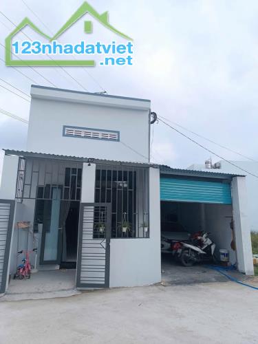 Bán gấp căn nhà 1 trệt 1 lửng, SHR, Nhuận Đức, Củ Chi, Giá 950 triệu.