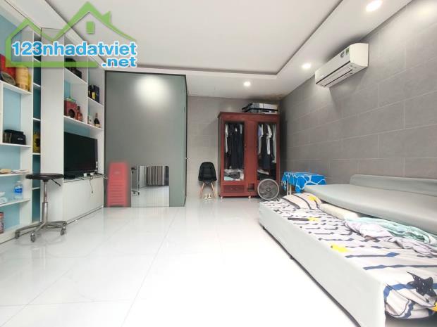 Bán Nhà Trung Chánh,Vạn Hạnh,120m2, 2 Tầng Thiết kế Hiện Đại, ngang đẹp 10m - 1