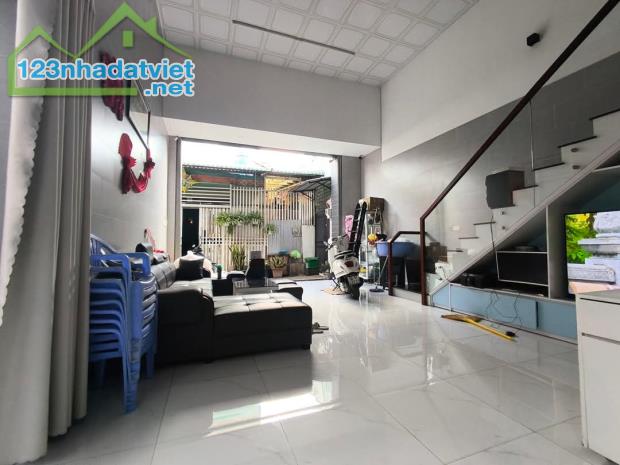 Bán Nhà Trung Chánh,Vạn Hạnh,120m2, 2 Tầng Thiết kế Hiện Đại, ngang đẹp 10m - 2