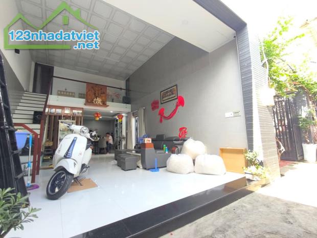 Bán Nhà Trung Chánh,Vạn Hạnh,120m2, 2 Tầng Thiết kế Hiện Đại, ngang đẹp 10m - 4
