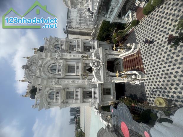 BÁN BIỆT THỰ MẶT TIỀN TRẦN VĂN KIỂU - DT 3500M² - 6 TẦNG - FULL NỘI THẤT TÂY Á - 300 TỶ - 1