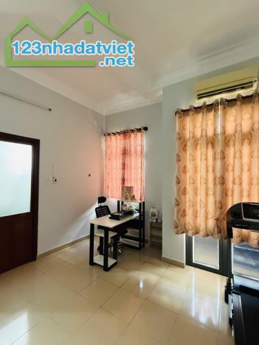 Nhà siêu phẩm Tân Phú - Tân Kỳ Tân Quý, hẻm xe tải, thông, 20m ra mặt tiền, chỉ 5.x tý
