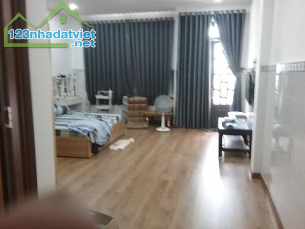 NHÀ ĐẸP QUANG TRUNG GV - NGAY KHU TRUNG TÂM - GẦN MT - GIÁP UBND & BV QUẬN -  80M² - 4
