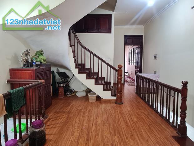 Bán 85m - 5 Tầng - 5m.Mặt Tiền. ( Lạc Long Quân ) Cầu Giấy