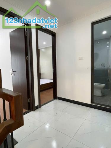 BÁN NHÀ THỤY KHUÊ 40M2X5 TẦNG - 50M RA MẶT PHỐ - CỬA NHÀ 3 GÁC TRÁNH - NHÀ ĐẸP Ở NGAY - 3