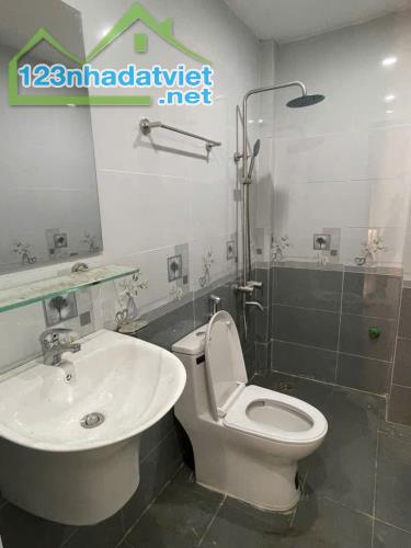 BÁN NHÀ THỤY KHUÊ 40M2X5 TẦNG - 50M RA MẶT PHỐ - CỬA NHÀ 3 GÁC TRÁNH - NHÀ ĐẸP Ở NGAY - 4