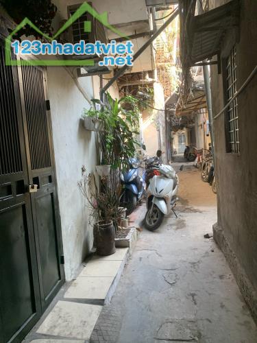 Bán nhà phố An Dương, Tây Hồ 15mx2T chỉ 700 triệu ở luôn hoặc cho thuê gần phố an ninh tốt