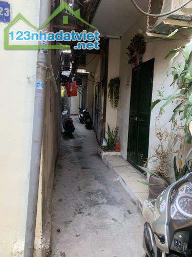 Bán nhà phố An Dương, Tây Hồ 15mx2T chỉ 700 triệu ở luôn hoặc cho thuê gần phố an ninh tốt - 1