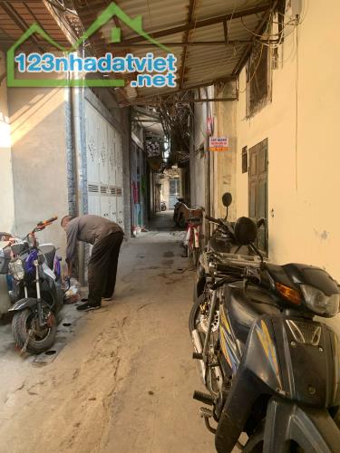 Bán nhà phố An Dương, Tây Hồ 15mx2T chỉ 700 triệu ở luôn hoặc cho thuê gần phố an ninh tốt - 2
