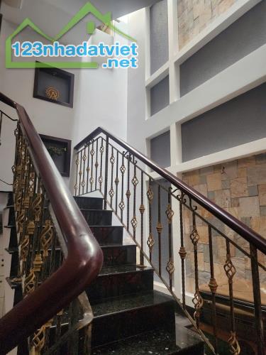 Cho thuê nhà riêng 45 triệu, 437m2 tại Đường 1, KDC Nam Long, Quận 7 - 1