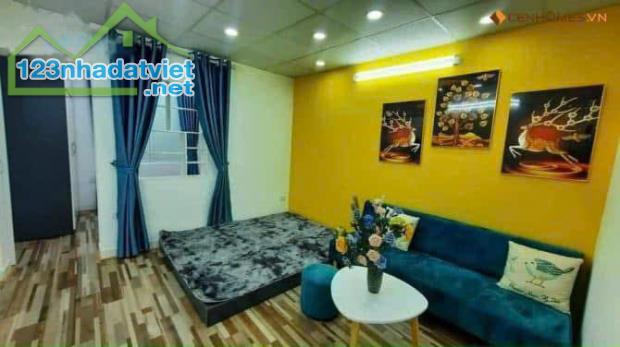 Cho thuê căn hộ Tập thể Tầng 3 Nguyên Hồng, 60m2, 2 ngủ, 1 WC, 8 Triệu ở gia đình - 4