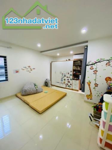 BÁN NHÀ ÔTÔ ĐỖ CỔNG- 2 THOÁNG, YÊN BÌNH, KĐT VĂN QUÁN, 6.09tỷ.