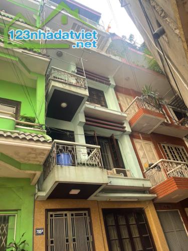 Cho thuê nhà Liền kề 44m2, đủ đồ ngõ 785 đường Hồng Hà, p Chương Dương, q Hoàn Kiếm, HN