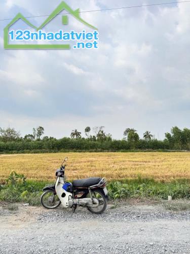 BÁN LÔ ĐẤT FULL VƯỜN 10X50 GIÁ 850TR NGAY HỰU THẠNH. LH 0918.408.638