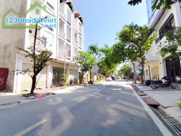 Mặt đường Đào Nhuận - Trại Lẻ, 90m , đường 15m, giá 7.2 tỉ - 1