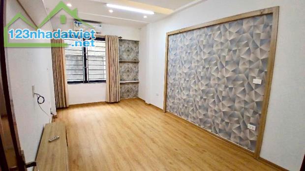 Bán nhà Nguyễn Chính –Tân Mai, gần phố, ô tô tránh 5 tầng 30m2 giá chỉ 5.75 tỷ - 2