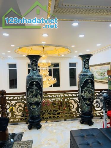 Bán Nhà 5 Tầng Ngay Trần Não (5,6mx19,7m) Thang Máy,Fuul Nội Thất Cao Cấp-Giá 26,5 Tỷ - 4