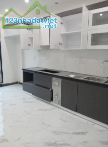Đẹp xịn,Phúc_Diễn,38m2, ngõ thông, 2 thoáng, 7 chỗ đỗ cửa, kinh doanh
