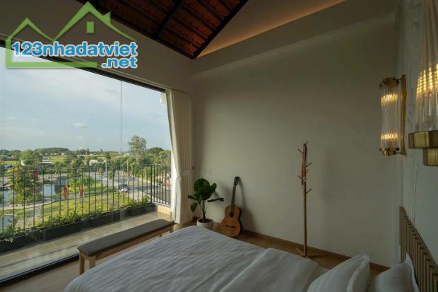 Nhà 2 mặt tiền, view công viên,xã Mỹ Hạnh Bắc, Đức Hòa , dt 72m2 2 lầu 3pn 3wc giá 3,6 tỷ - 4