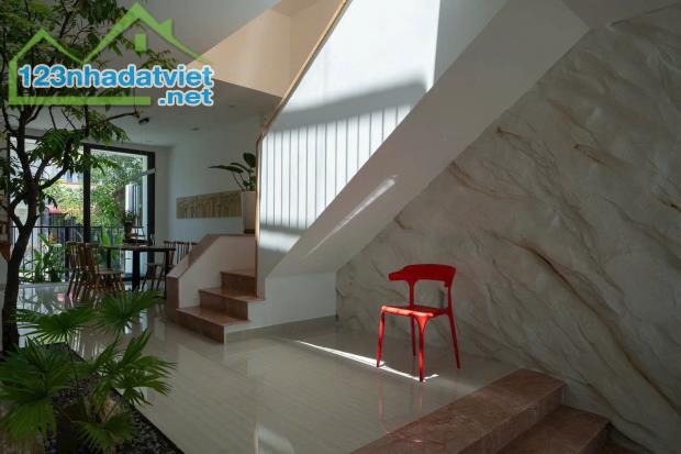 Nhà 2 mặt tiền, view công viên,xã Mỹ Hạnh Bắc, Đức Hòa , dt 72m2 2 lầu 3pn 3wc giá 3,6 tỷ - 3