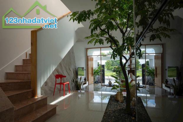 Nhà 2 mặt tiền, view công viên,xã Mỹ Hạnh Bắc, Đức Hòa , dt 72m2 2 lầu 3pn 3wc giá 3,6 tỷ
