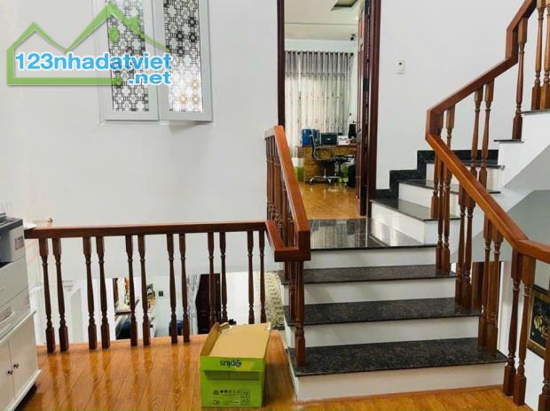NHÀ HÀ TÔNG QUYỀN - 140M2 - 3 TẦNG - 2 MẶT TIỀN TRƯỚC SAU - NỞ HẬU - KINH DOANH TỐT-9.7 TỶ - 5