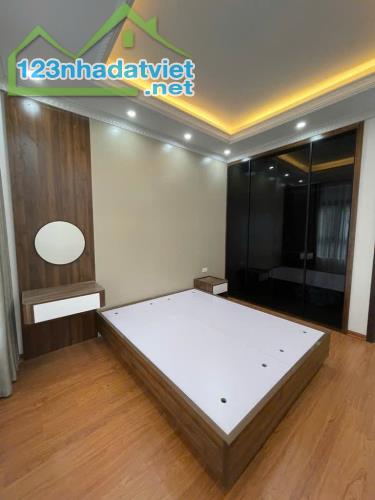 Bán nhà mặt ngõ kinh doanh Thụy Khuê, Tây Hồ, xây mới, mặt tiền hơn 6m, 40m, 4 tầng, 9.3